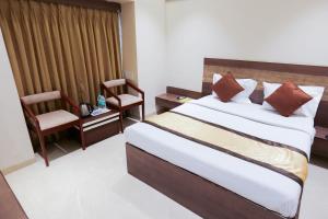 Hotel Laxmibai Palace- Only 300 miter from Sai Baba Temple!!!!