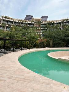 Mistiq, departamento con balcon y albercas con vistas impresionantes