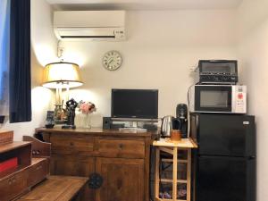 Casa Descanso Private Room Toilet and Shower