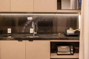 Confortável Loft Duplex em Condomínio com Piscina