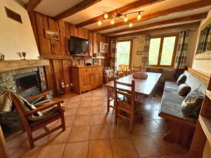 Chalet 5 pièces, 8 pers, au coeur de St Martin de Belleville, proche pistes et commodités - FR-1-452-65