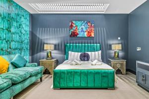 Luxury Villa by Hyde Park