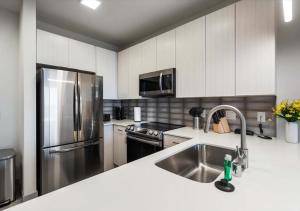 Pool with In-Unit Washer & Dryer and Garage Parking