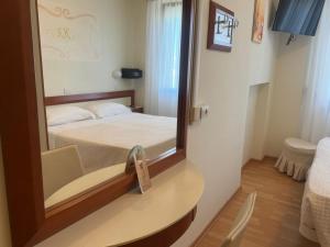 Hotel Aristeo Rimini fronte mare