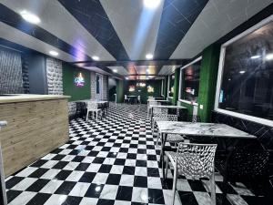 Glampfire Hotel and Cafe