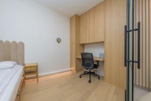 Golden Moon - Portova