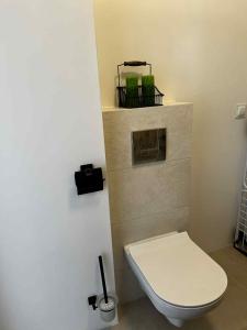 Kawalerka nad jeziorem