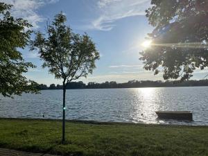 Kawalerka nad jeziorem