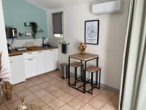 Aix-en-Provence, Charmant studio proche toutes comodités et axes routiers, linges fournis