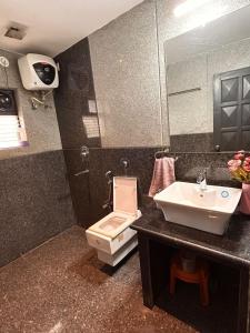 Alaansh Villa Perfect Backyard & BBQ Retreat