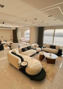 Luxury 3 Master Bedrooms Nile& Pyramids open View