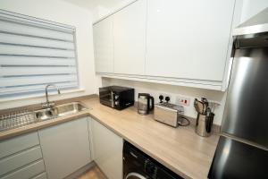 Chapel Waters Sleeps 6 with Private Parking