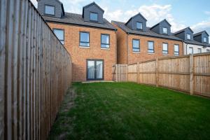Chapel Waters Sleeps 6 with Private Parking