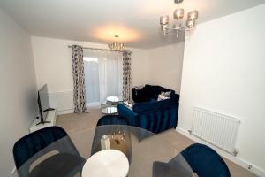 Chapel Waters Sleeps 6 with Private Parking