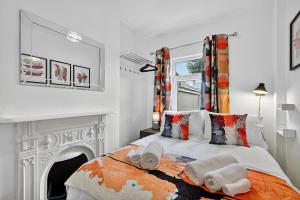 3 Bedroom House in Lisburn, 16 minutes to Belfast with parking