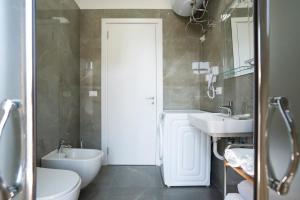 STAYBLVD Apartment-Free Parking & Balcony near Center