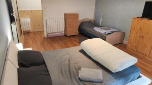 Grande maison dans la cité médiévale de Besse