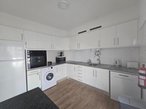 Modern Beach Apartment - Avenida Mar 2 - 150 mts da praia