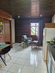 Apartamento 3,3km oktoberfest até 2 pessoas com opção de café da manhã