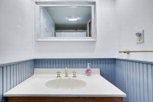 108 Escape: Ski-In, Chill-Out |Waterparks & Hiking