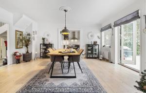 Beautiful Home In Græsted With Wifi