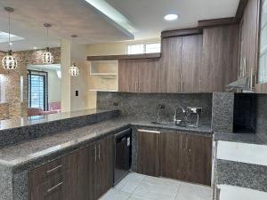 Central Urdesa, Bálsamos 920