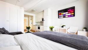 City center brand new studio, parking