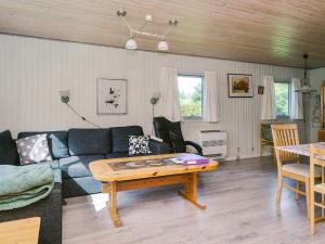6 person holiday home in Eskebjerg-By Traum