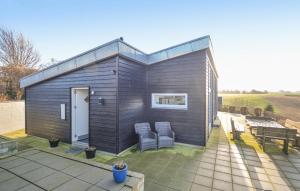 Lovely Home In Løgstrup With House Sea View