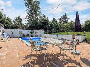 5 person holiday home in Frederiksværk-By Traum