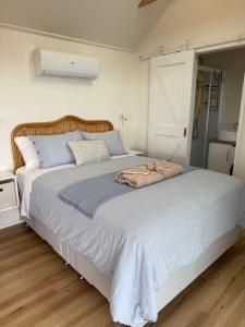 The Bay overlooking Boston Island