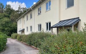 Lovely Apartment In Grimsås With Wifi