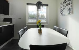 Lovely Apartment In Grimsås With Wifi