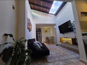 alojamiento entero a 800metros estación poblado