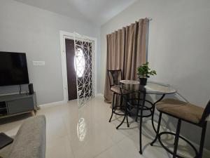 Modern 1 Bed 1 bath apartment