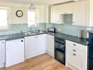 Honeysuckle Apartment - Uk49308