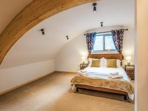 The Wayne House - Uk50389