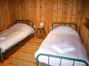 Hazel Roundhouse - Ukc6942