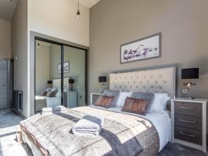 New York Style Loft Apartment