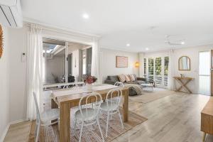 Luxury Beach House with Pool, Firepit, Kayaks
