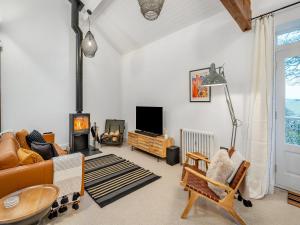 The B Hive At Buckstone House