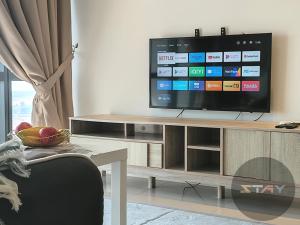 Grand Medini Couple Stylish Netflix 100mbps BySTAY