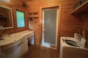 南房総の海と田園風景を眺める高台に佇む景色抜群のログハウス #一棟貸切 #グループや家族旅行におすすめ #BBQ可のお庭 #夕陽と海が綺麗に見えるテラス #星空が綺麗 #南房総 #osora