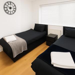 Reading Centre Parking Sleeps 10