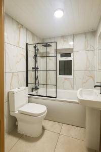 Reading Centre Parking Sleeps 10