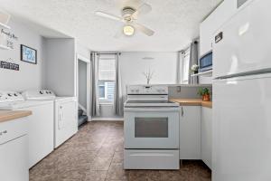 Ohio City 4 Bed 3 TV Free Parking Mins to DT