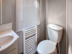 Seaview Two - Uk50166