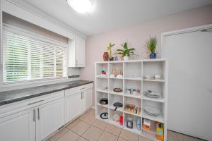 Dreamy Garden Arch Spot Cozy 3Bedroom Villa near the Beach