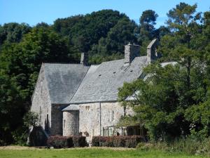 Prieure St Pierre de La Luthumiere