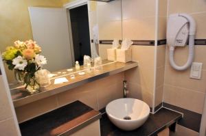 Hotels Hotel Gambetta : Chambre Double Confort - Hébergement Accessible Uniquement par des Escaliers